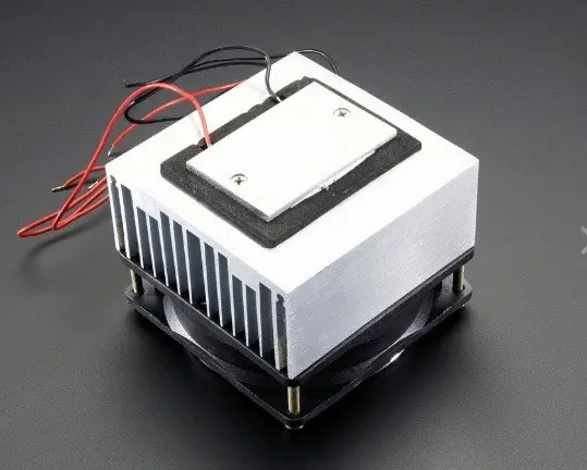 Peltier Heat Exchanger for 12V Thermoelectric cooler